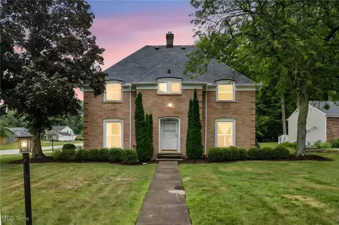 2325 Elmwood Dr, Westlake, OH 44145