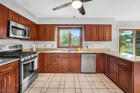 2235 Violet Ct, Avon, OH 44011 photo 9