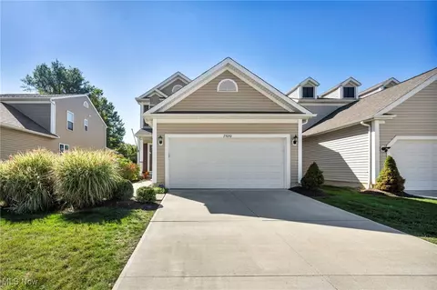 29090 Pembrooke Blvd, Olmsted Twp, OH 44138