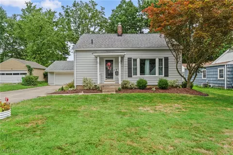 3463 Lakeview Blvd, Stow, OH 44224