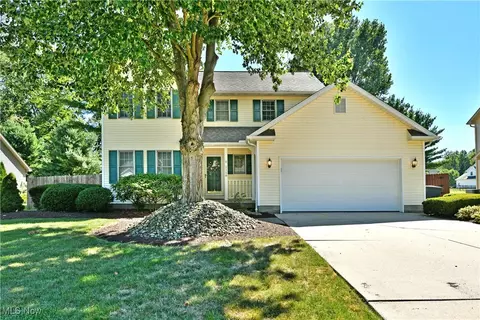 2158 Celestial Dr NE, Warren, OH 44484