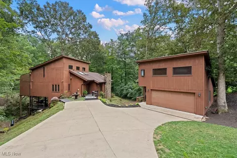 120 Meadow Ln, Marietta, OH 45750