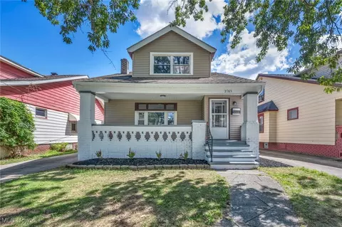 3765 W 129th St, Cleveland, OH 44111
