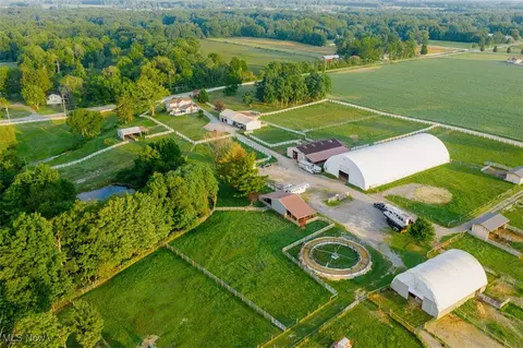 2962 Sodom Hutchings Rd, Fowler, OH 44418