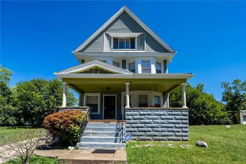 1885 Penrose Ave, East Cleveland, OH 44112