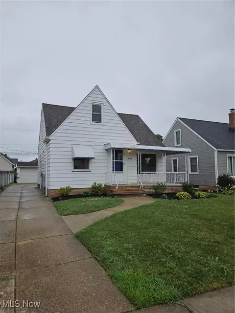 6006 Forest Ave, Parma, OH 44129 photo 2