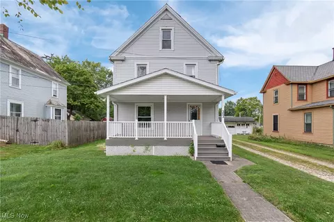 353 S Prospect St, Medina, OH 44256