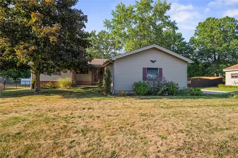 448 Parkview Dr, Columbiana, OH 44408