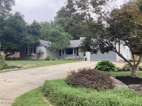 3009 Chamberlain Rd, Fairlawn, OH 44333