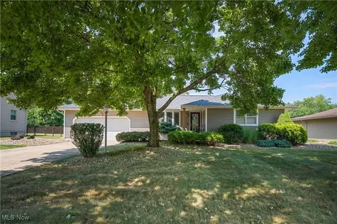 1272 Valley View Dr, Boardman, OH 44512 photo 2