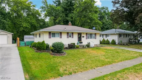 3427 Curtis St, Mogadore, OH 44260