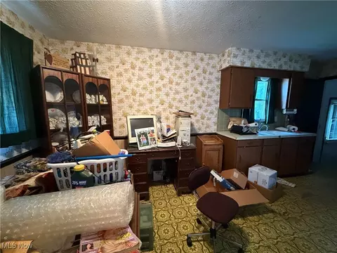 469 Baldwin Rd, Akron, OH 44312 photo 3