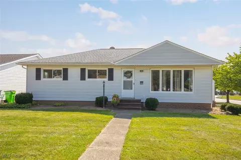 1353 Bonnie Ln, Mayfield Heights, OH 44124