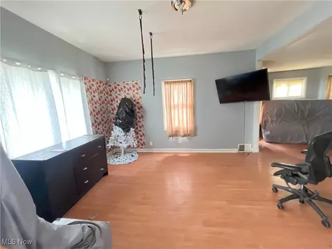 760 W 9th St, Lorain, OH 44052 photo 8