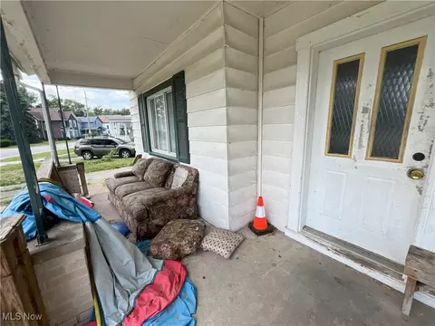 760 W 9th St, Lorain, OH 44052 photo 4