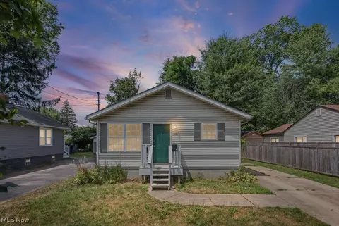 1118 Hammel St, Akron, OH 44306