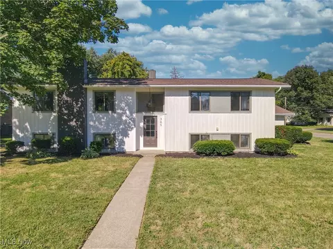360 Marviel Dr, Fairlawn, OH 44333
