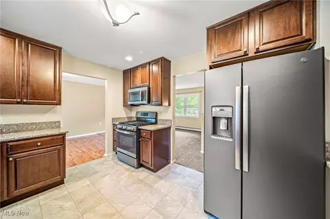 Kitchen - 2117 Pleasantview Ave, Ashtabula, OH 44004 photo 2 of 3
