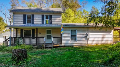 3190 Sandhill Rd, Marietta, OH 45750