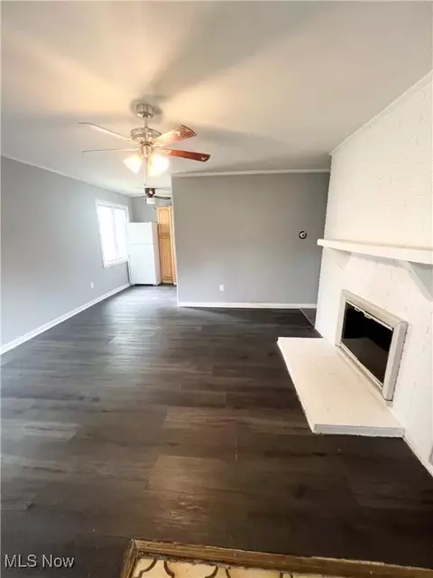 Living - 7387 Oregon Trl, Youngstown, OH 44512 photo 1 of 2