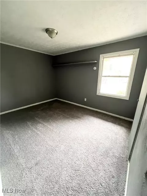 Bedroom - 7387 Oregon Trl, Youngstown, OH 44512 photo 2 of 5