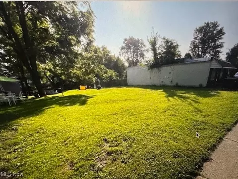 Lake Avenue, Elyria, OH 44035