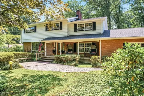 3862 Devon Dr SE, Howland, OH 44484