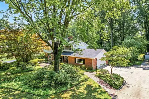 3862 Devon Dr SE, Howland, OH 44484 photo 6
