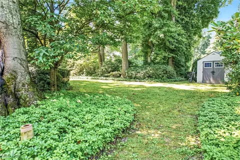 3862 Devon Dr SE, Howland, OH 44484 photo 13