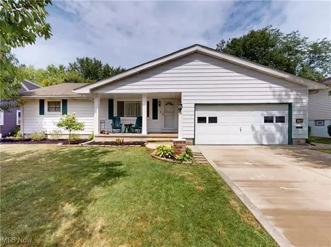 1816 E Skyline Dr, Lorain, OH 44053