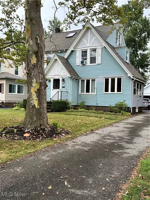 1001 Englewood Rd, Cleveland Heights, OH 44121