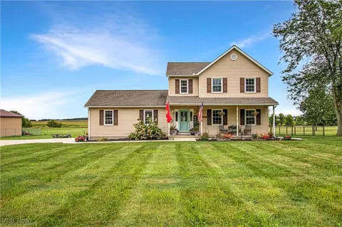 8765 Cleveland Rd, Creston, OH 44217