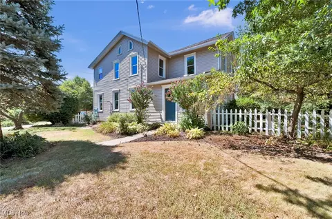 295 Baird Ave SE, Paris, OH 44669