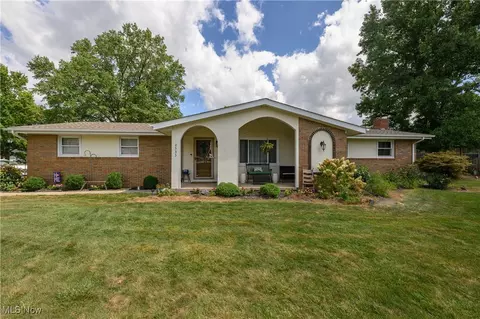 2533 Tremont St, Dover, OH 44622
