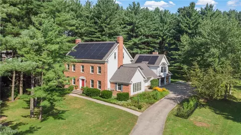 34965 Jackson Rd, Moreland Hills, OH 44022