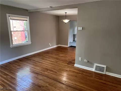 705 E 254th St, Euclid, OH 44132 photo 9