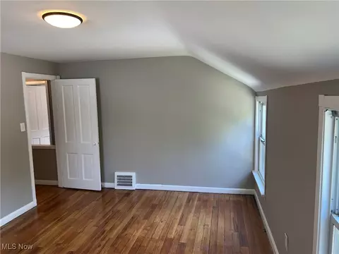 705 E 254th St, Euclid, OH 44132 photo 16