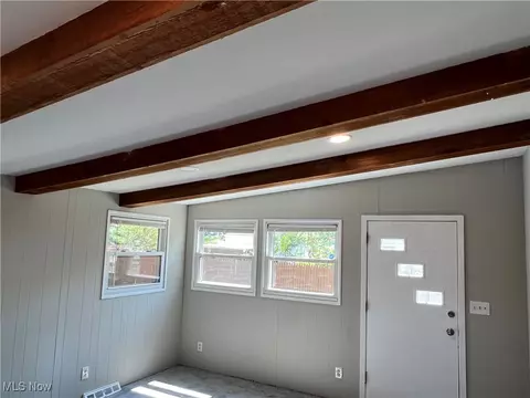 705 E 254th St, Euclid, OH 44132 photo 11