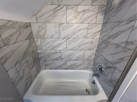705 E 254th St, Euclid, OH 44132 photo 14