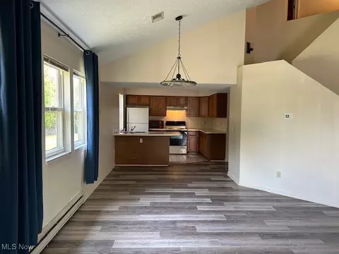1663 Olympus Dr, Kent, OH 44240 photo 8