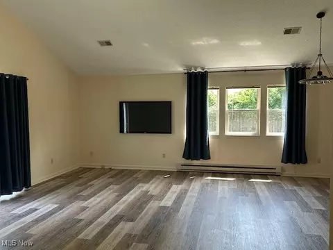 1663 Olympus Dr, Kent, OH 44240 photo 4