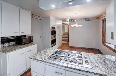 Kitchen - 3366 Darrow Rd, Stow, OH 44224 photo 4 of 5