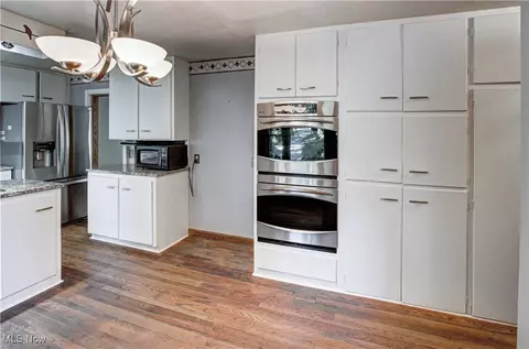 Kitchen - 3366 Darrow Rd, Stow, OH 44224 photo 5 of 5