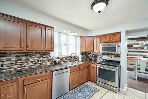 2923 Hayne Rd, Akron, OH 44312 photo 7