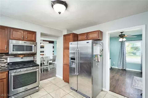2923 Hayne Rd, Akron, OH 44312 photo 8
