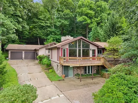 153 Cheyenne Trl, Malvern, OH 44644