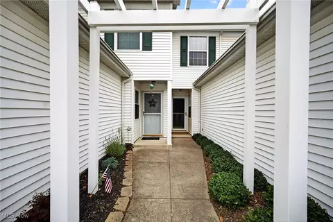 6710 Woodruff Ct, Cleveland, OH 44130
