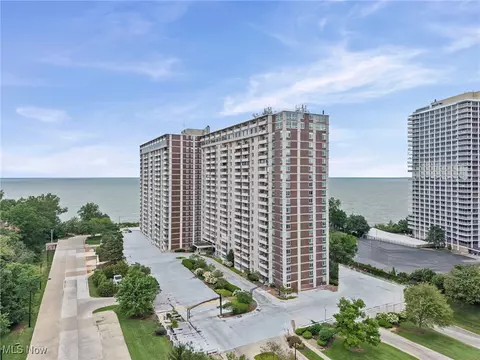 12900 Lake Ave #710, Lakewood, OH 44107
