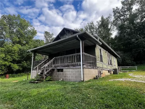 139 Shields Ln, Adena, OH 43901