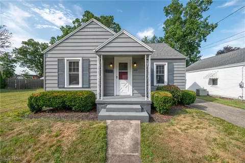 163 Omar St, Struthers, OH 44471